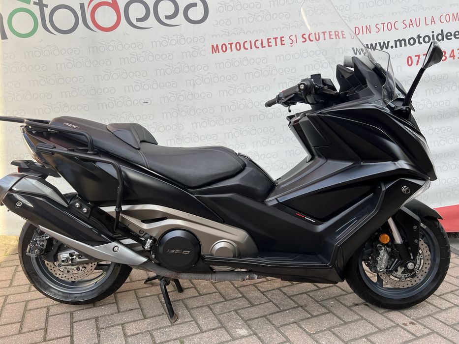 Motoideea vinde KYMCO AK550  ABS 2022 Rate Garantie