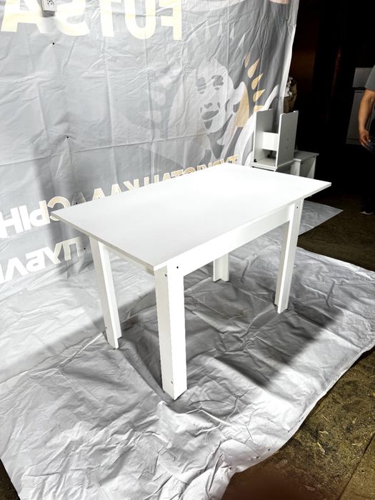 Стол. Кухий стол.