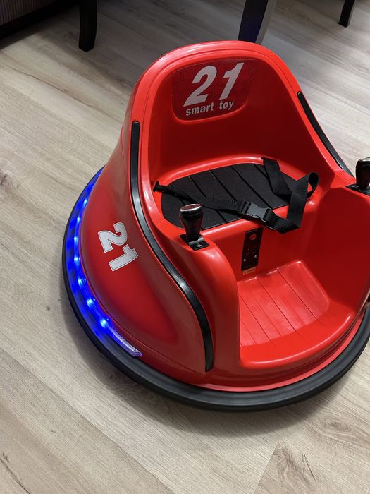 Детска блъскаща количка