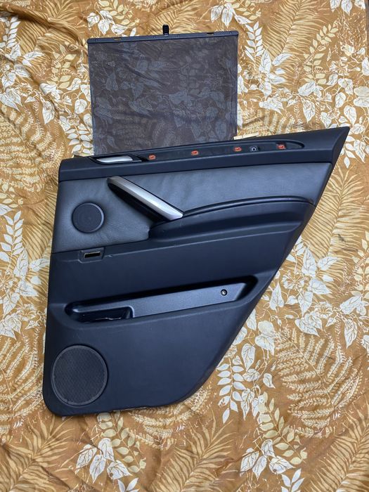 Карты дверные черные со шторками БМВ Е53