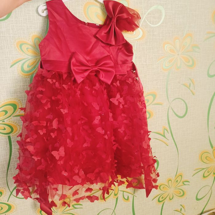 Платье размер на 5лет 4000