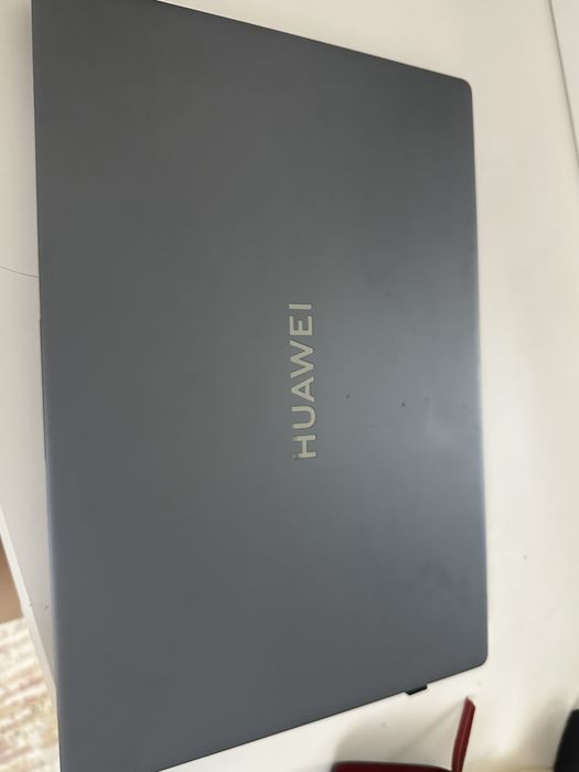 Ноутбук HUawei.
