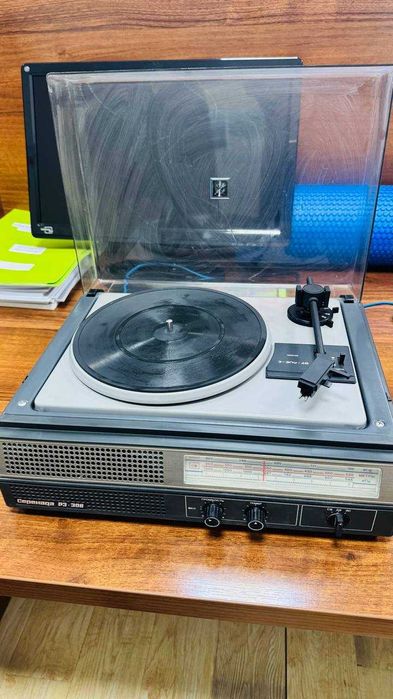 радиола "Серенада РЭ-308" - Проигрыватель пластинок