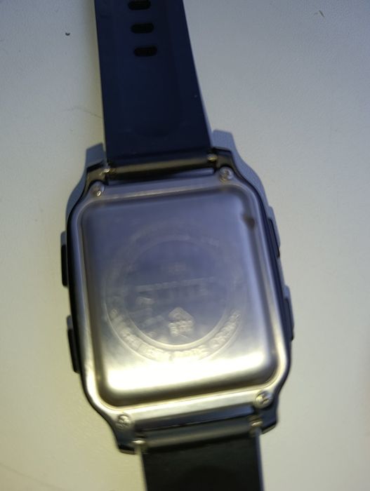 Продам часы skmei original