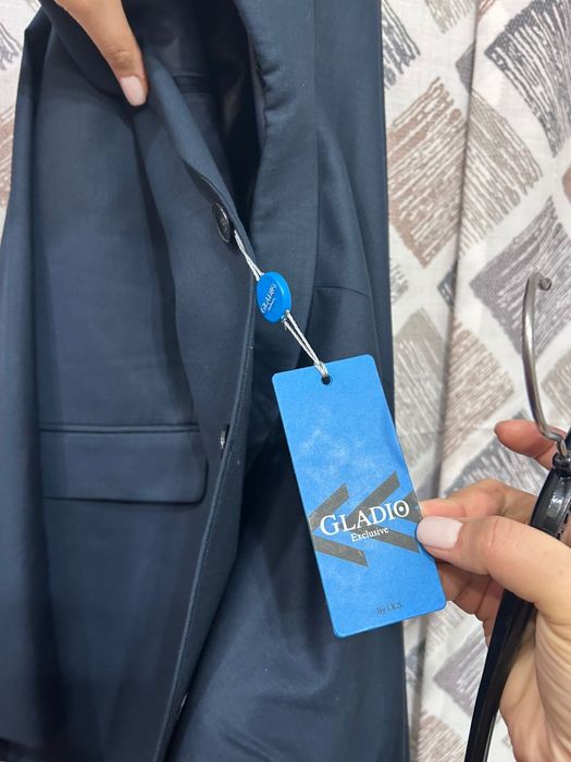 Продам мужской костюм