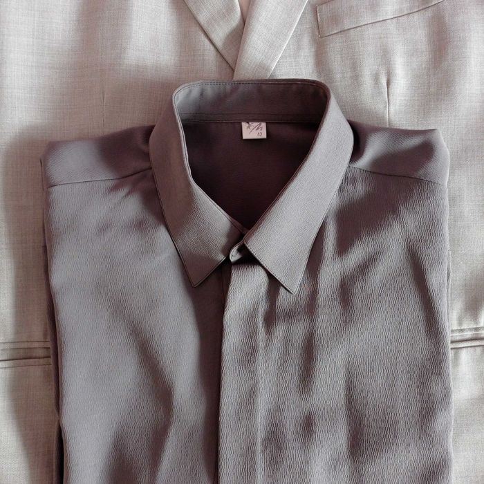 Мъжки костюм с официална риза