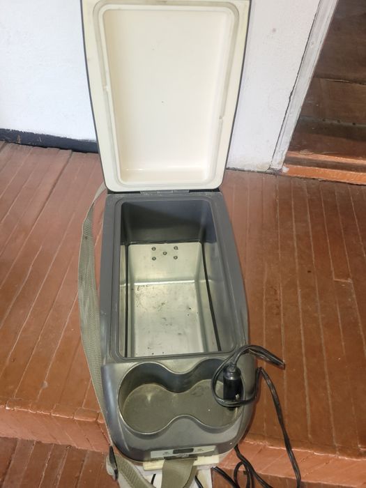 Продам автомобильный Холодильник