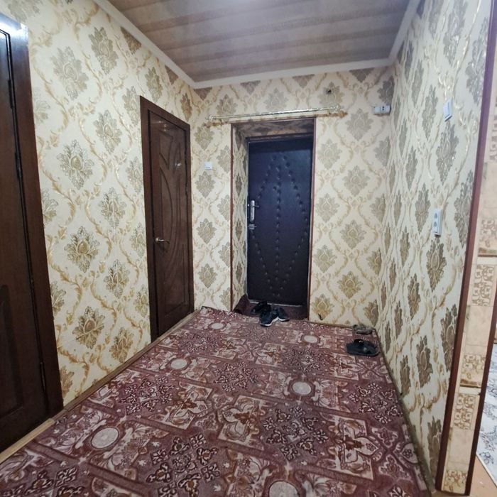 Vosxod bozor yonidan srochna 2xonali kvartira