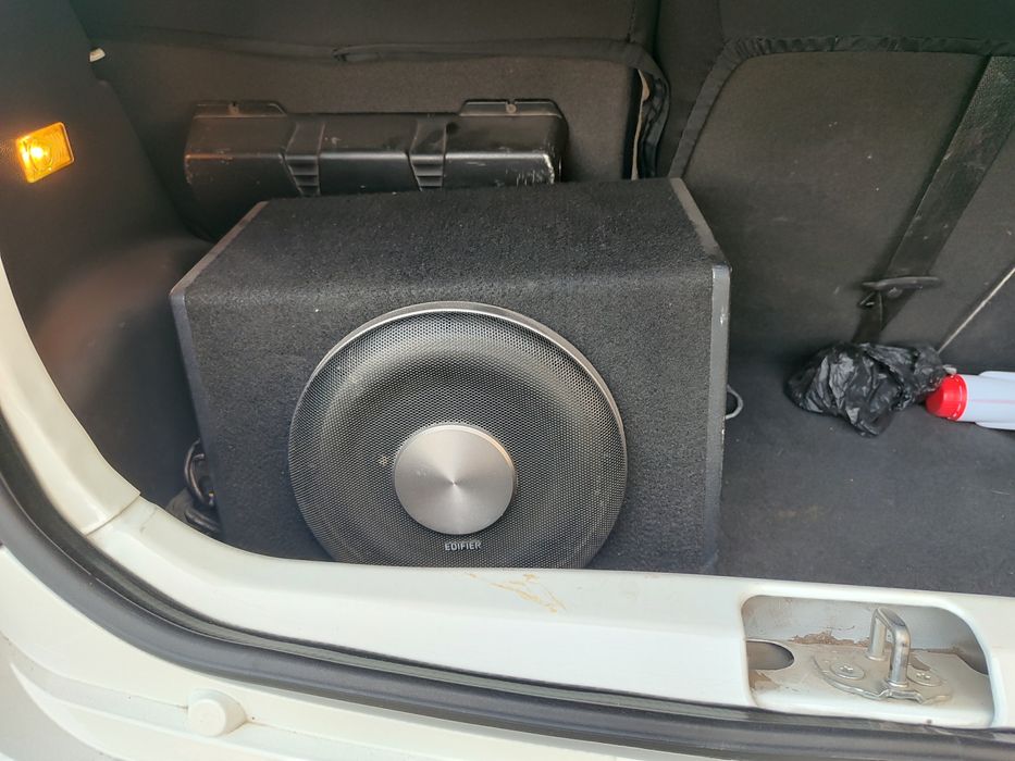 Музыка на авто ,колонки Pioneer chempion,саб активный Edifer 400 wat