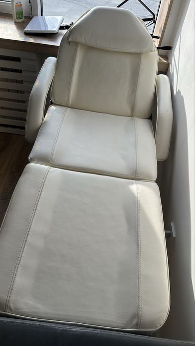 Кушетка с регулируемой спинкой