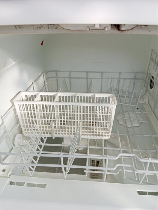 Бяла кухненска техника