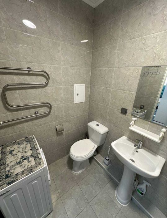 Юнусобод 11 кв 2/2/7  метро юнсобод