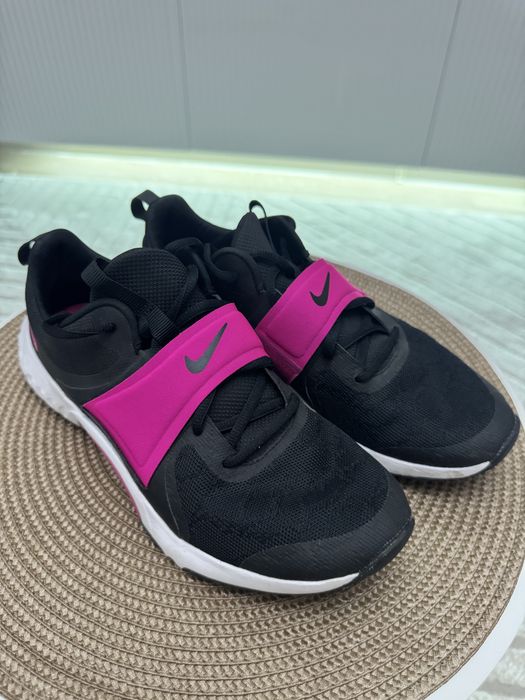 Продам кроссовки