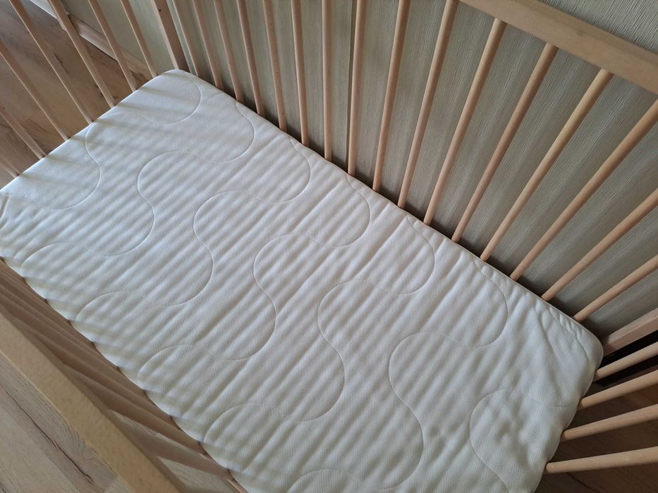 Дървено Детско креватче IKEA + аксесоари