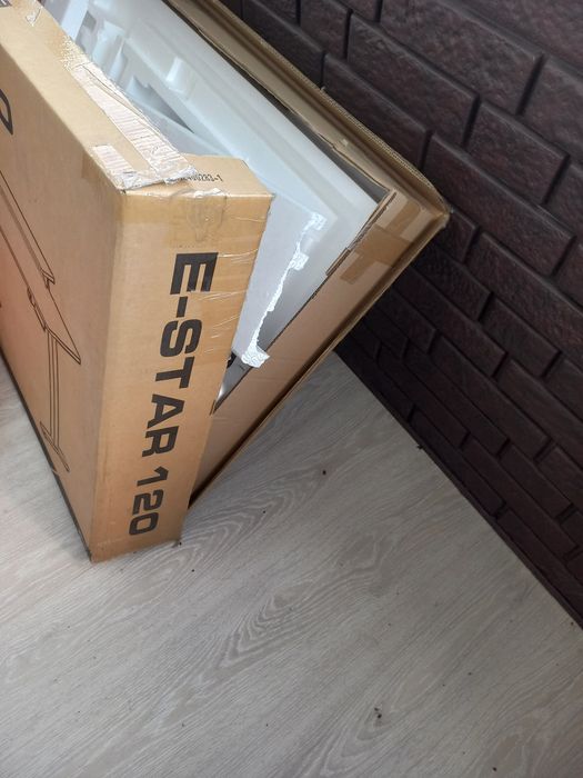 Продам игровой компьютерный стол Caugar