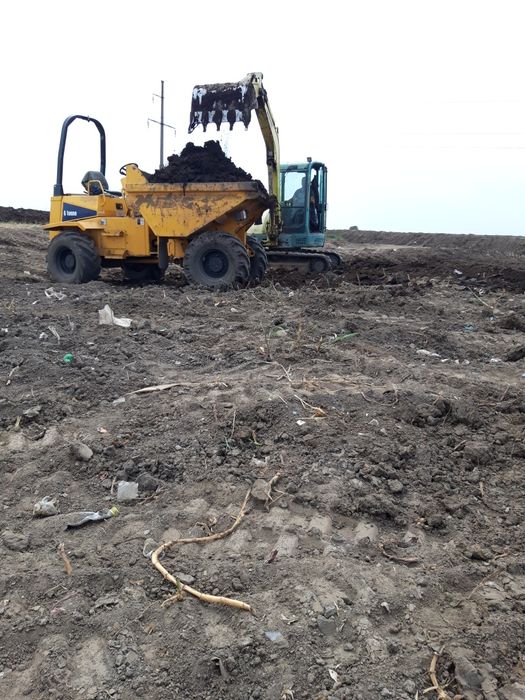 Transport evacuare moloz moluz demolare decopertare nivelare teren