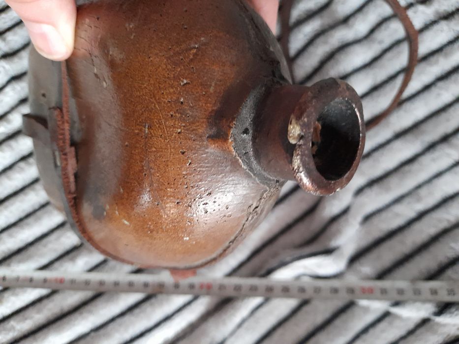 Ретро студентса барета,стара манерка,ръкавни надписи и каска