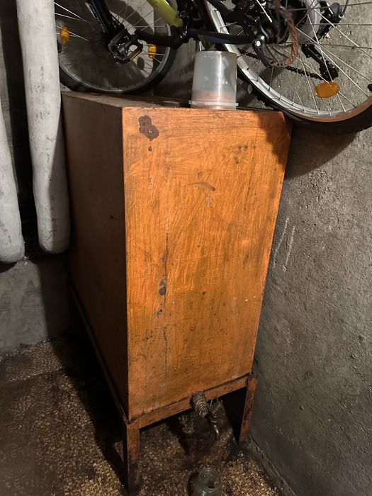 Продавам метален резервоар за гориво 500л.– дебелостенен, със стойка