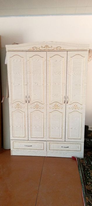 Ideal holatda detski shkaf