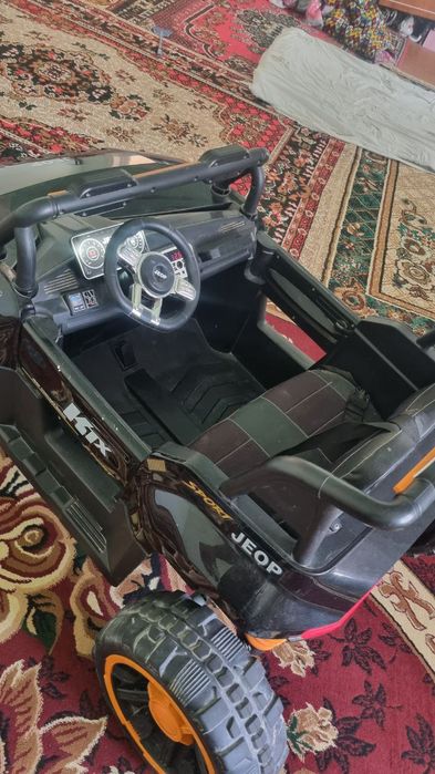 Oʻyinchoq moshina sotiladi