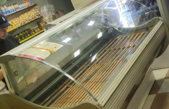 Xaladilnik sotiladi 4 ta bor xammasi 1000$ bo'lishi ishlab turibdi