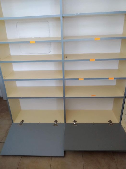 Оборудване, рафтове и шкафове за аптека/магазин