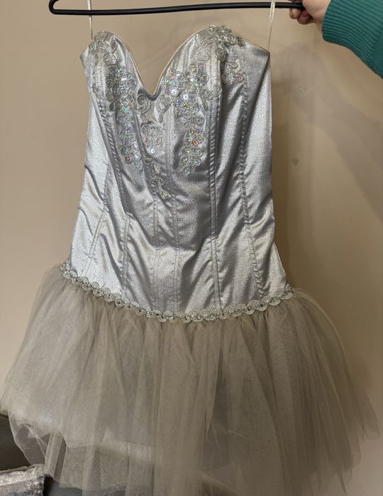 Сребриста бална рокля с пайети, тюл и болеро, размер S