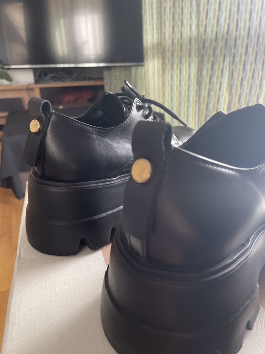 Оригинални дамски Carinii обувки 39ти номер, не са  носени