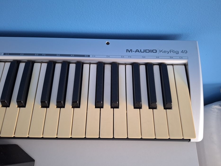 M Audio Midi Keyboard И Berhinger Mixer 2 Channel