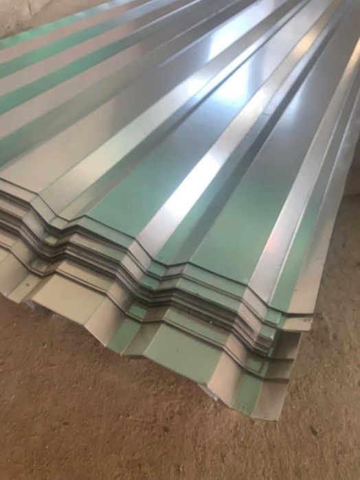 Foi de tabla cutata de dimensiuni 1,1m x 6,2m, cu grosimea de 0,4m, la un preț bun. 
Materialul este nou și poate fi utilizat pentr