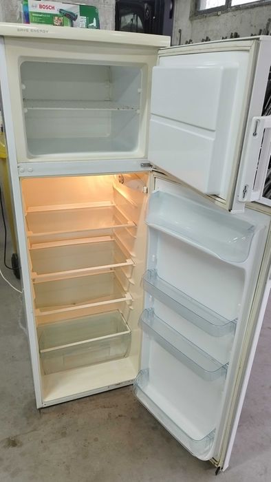 Хладилник Candy-CDP240 ,Electrolux-CT280 и фризер за ремонт или части
