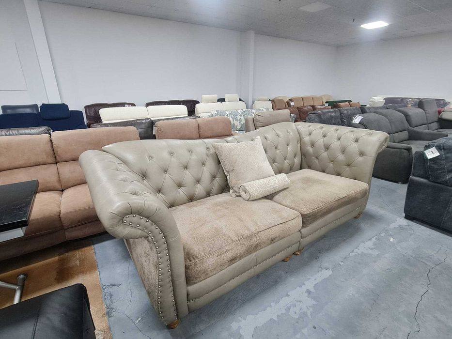 Бежов диван от кожа и плат четворка тип Честърфийлд