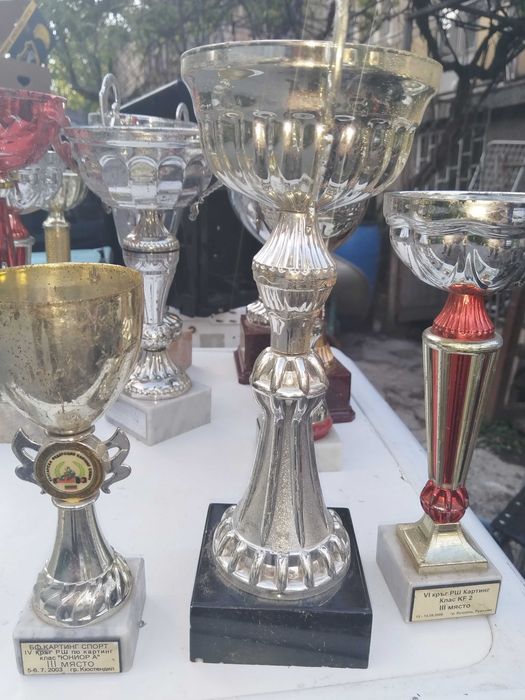 Купи от състезания по мотокрос и картинг