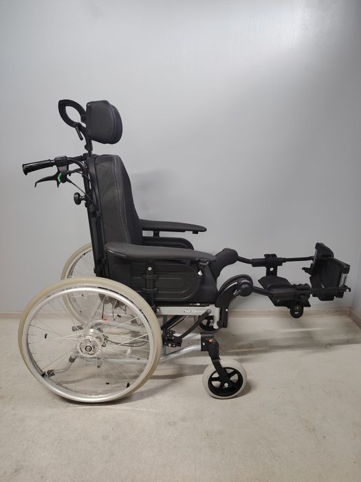 Fotoliu rulant/Carucior pentru persoane cu dizabilitati.140