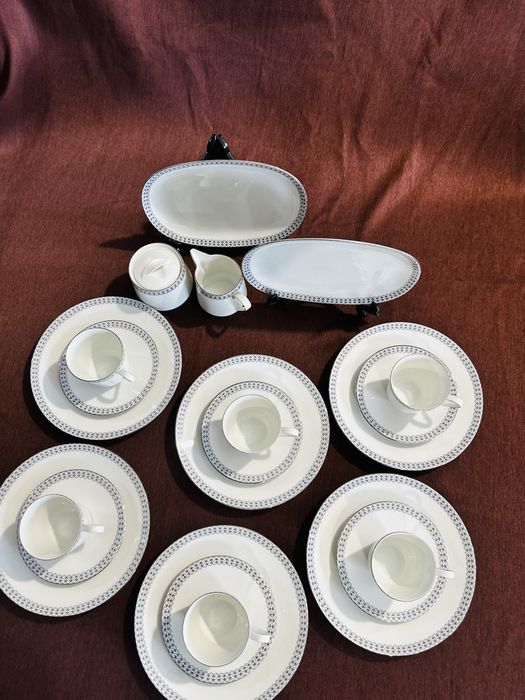 Serviciu de masa 6 persoane