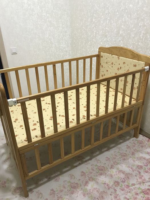 Детская кроватка
