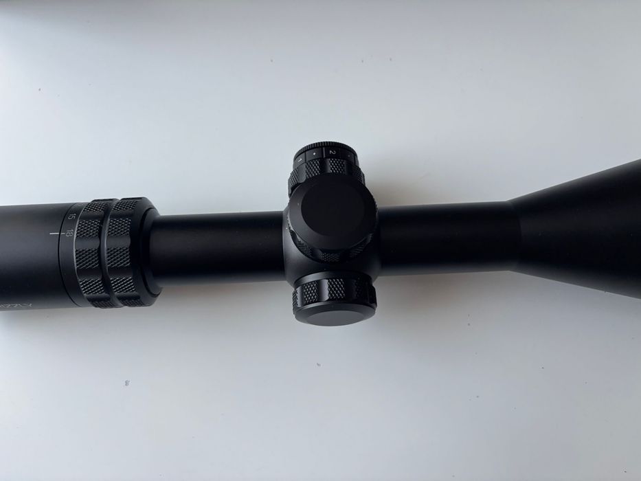 Lunetă Vector Optics Grizzly 3-18x56i HD Fiber Dot