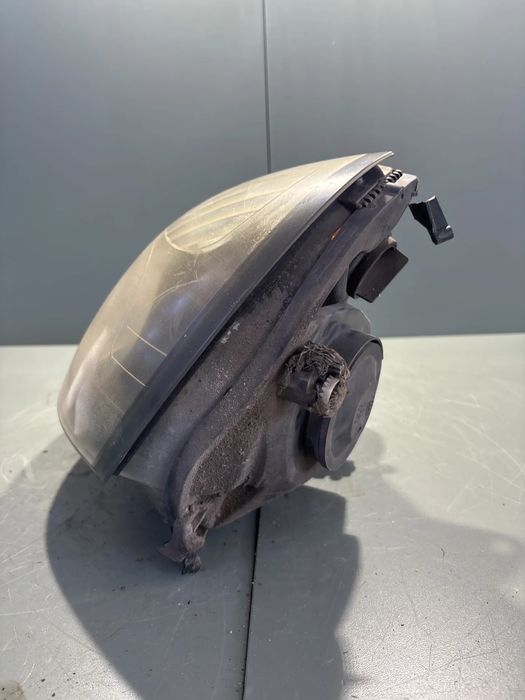 Far stanga Renault Clio 2000 1.4 MT (75 hp)