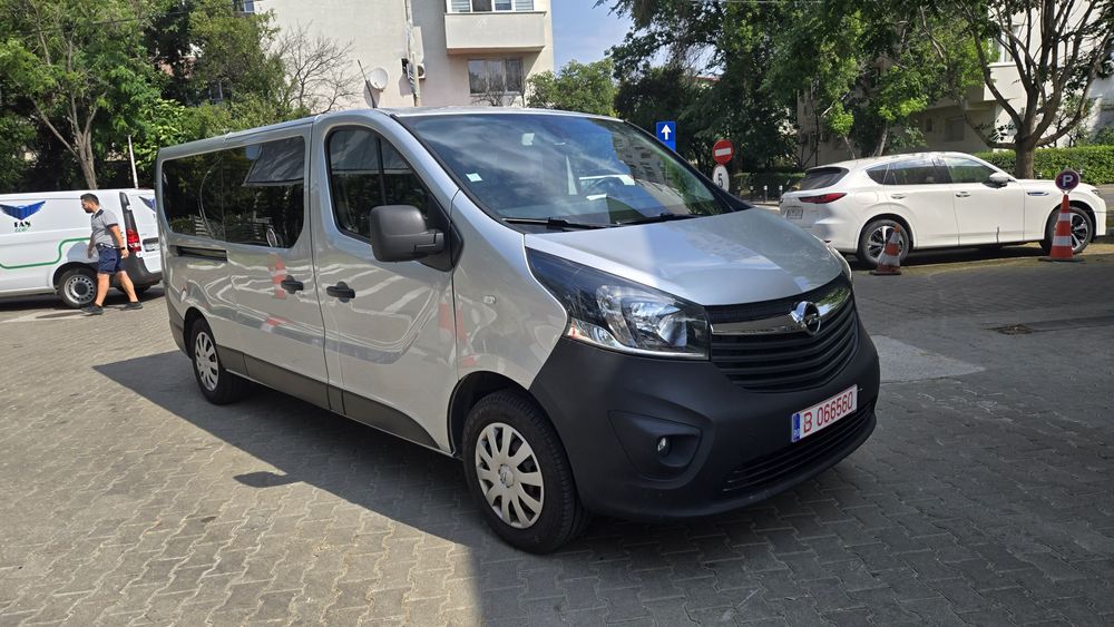 Inchiriez Opel Vivaro 8+1 locuri, Duba Transport Persoane
