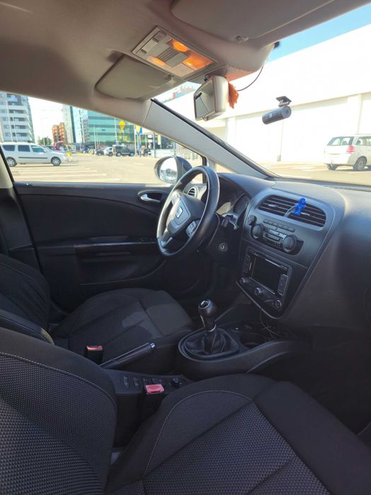 Seat Leon 1.8 TSI | Stare Excelenta | Distributie + Revizie facute Recent | 2 Seturi Jante + Anvelope | 181.654km