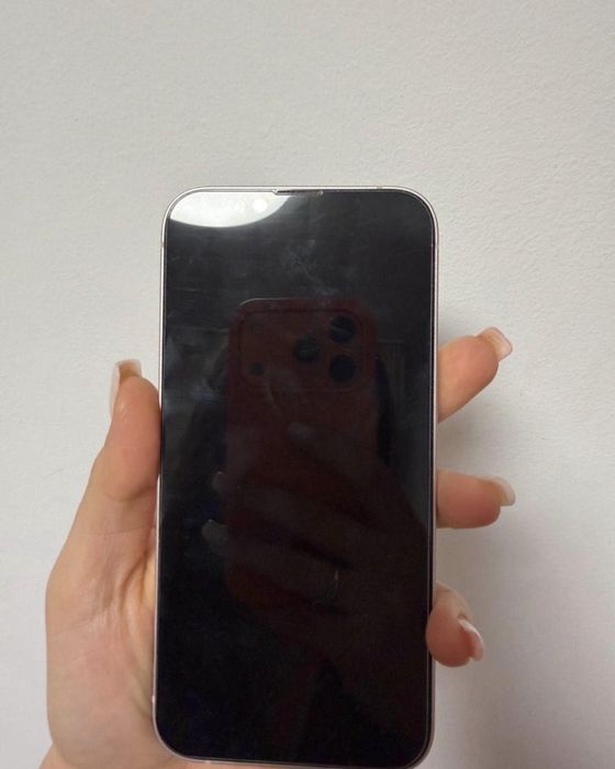 Vând Iphone 13 in stare bună