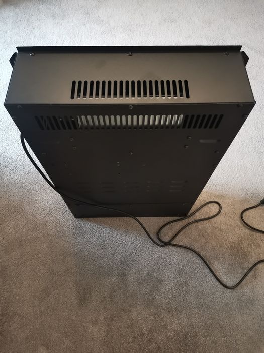 Șemineu electric cu simulator flăcări