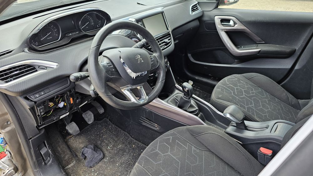 Пежо 2008 1.2i 82k.c 2015г. На части