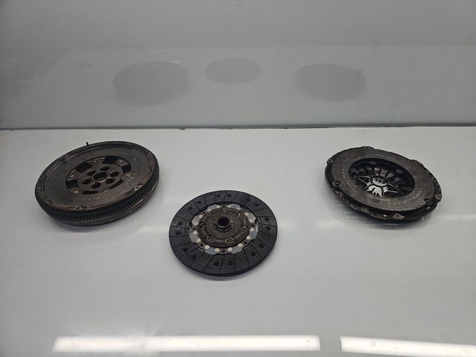 Kit ambreiaj volanta masa dubla Volkswagen Passat B7 (365) Variant [Fa