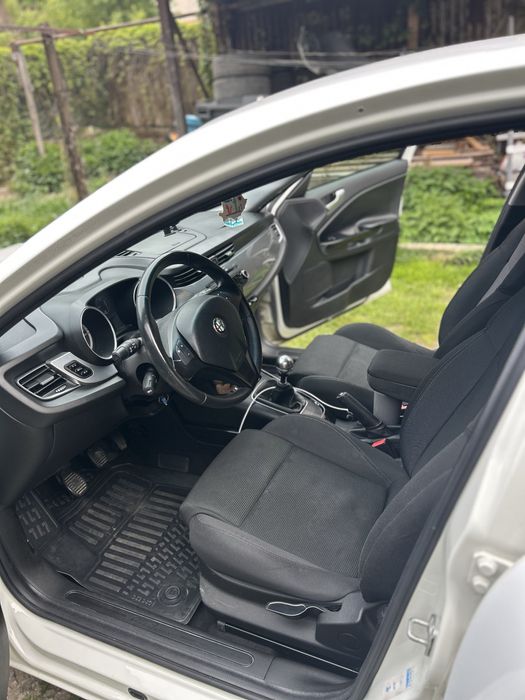 Alfa Romeo Giulietta 1.6 JTDm – 2011 (prima înmatriculare 2012) – 180.524 km