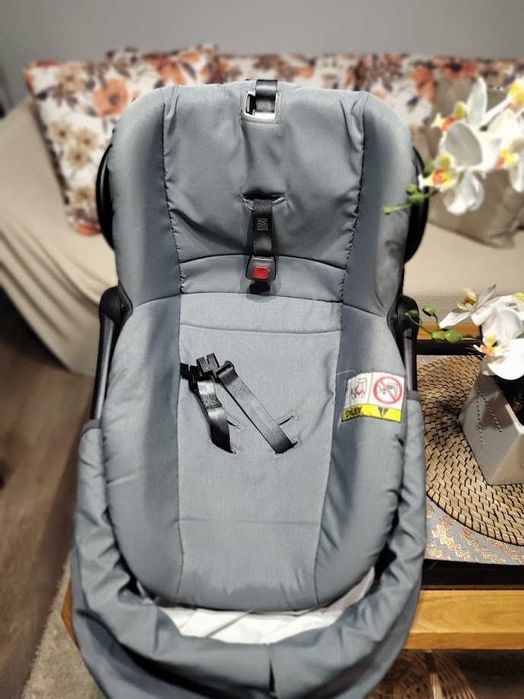 Чудесна комбинирана детска количка 3 в 1