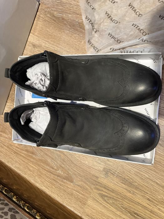 Кожаные ботинки демисезонные VITACCI