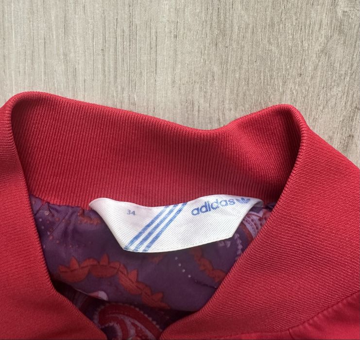 Адидас оригинална червена горница