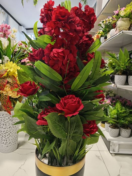 Sun'iy gullar va daraxtlar olami