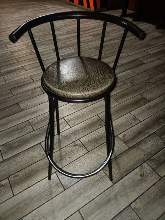 Продам барные стулья